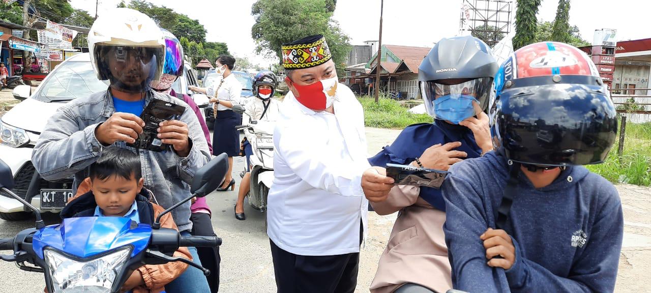 IKAPTK Kubar Bagi Ratusan Masker, Dalam Gebrak Masker se-Indonesia